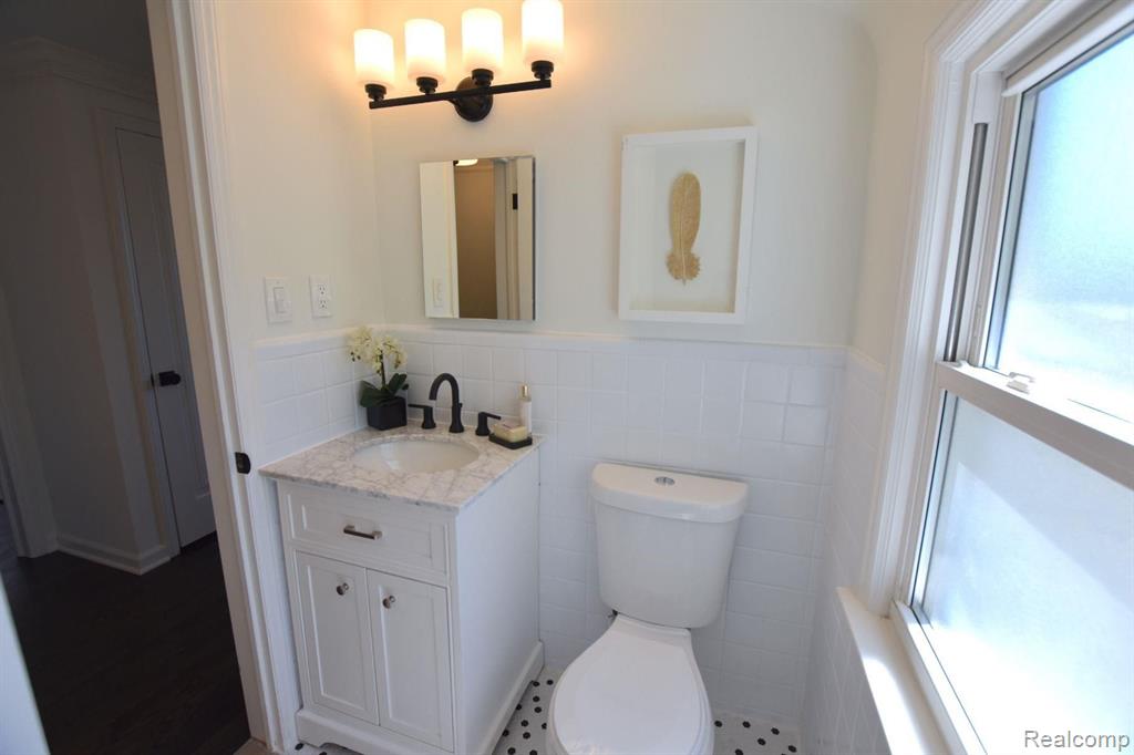 573 N OLD WOODWARD AVE, Birmingham, MI 48009 — Photo 18