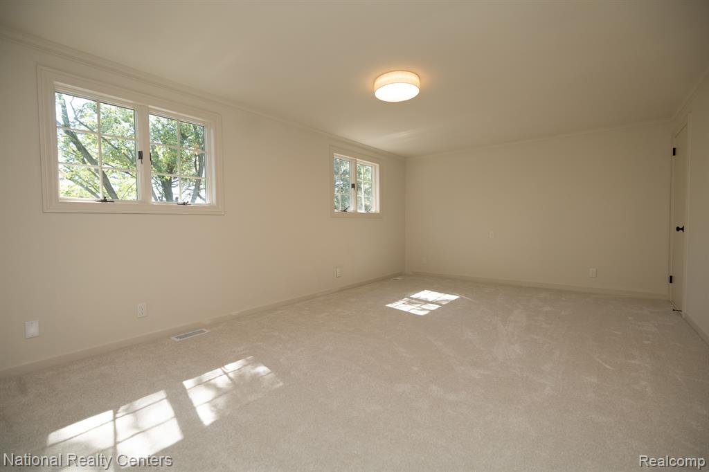 6050 UPPER STRAITS Boulevard, West Bloomfield, MI 48324 — Photo 23