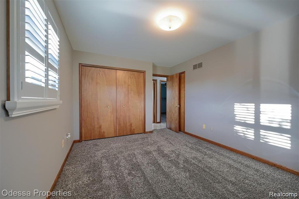 16185 24 MILE Road, Macomb, MI 48042 — Photo 17