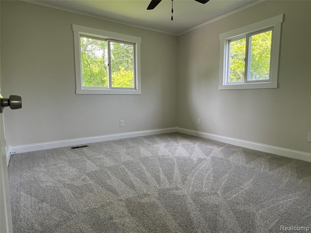 5327 E Carpenter Road, Flint, MI 48506 — Photo 16