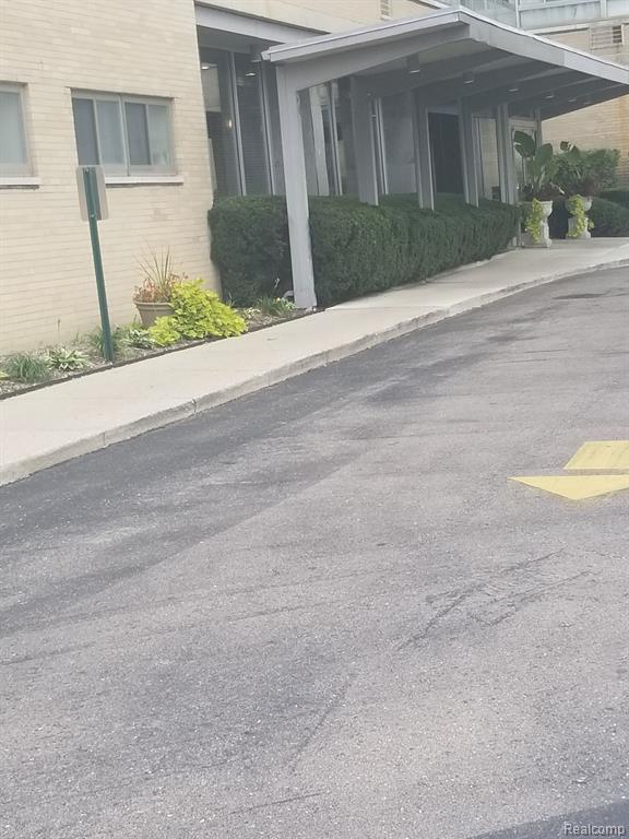 8900 E Jefferson Avenue, 1103, Detroit, MI 48214 — Photo 2