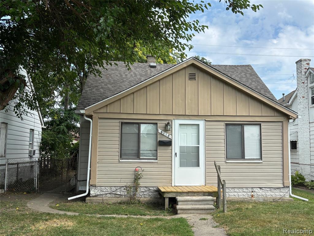 8119 Essex Avenue, Warren, MI 48089 — front exterior
