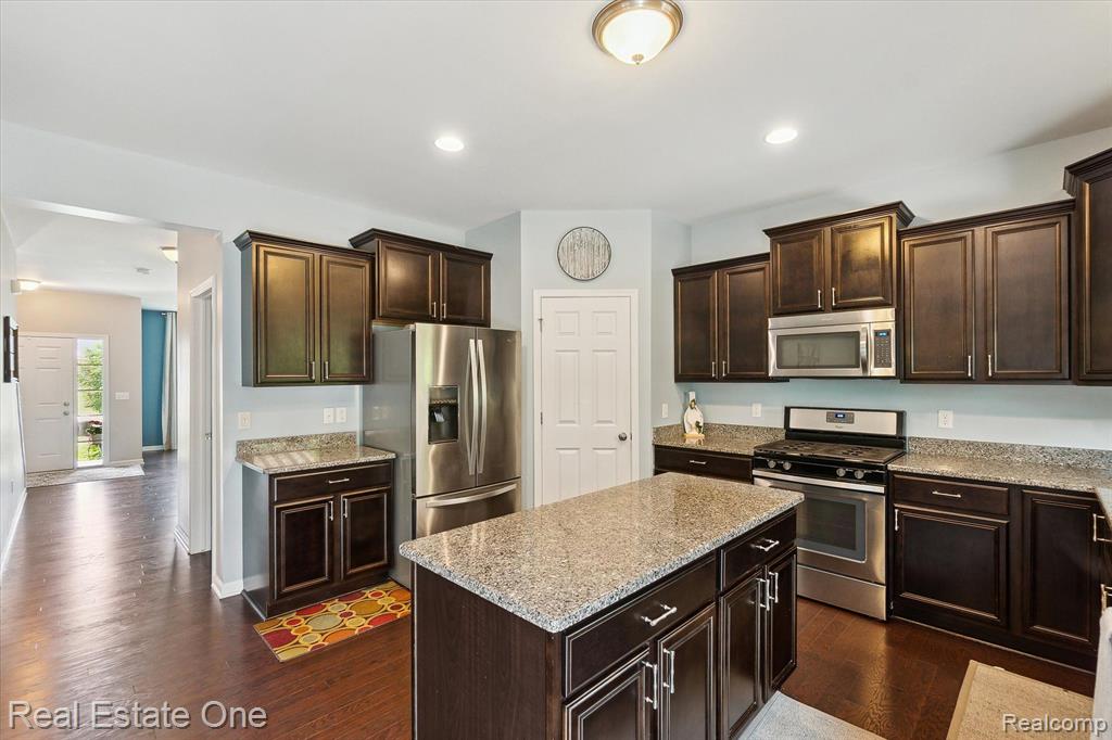 57980 Sunflower Circle N, New Hudson, MI 48165 — Photo 7