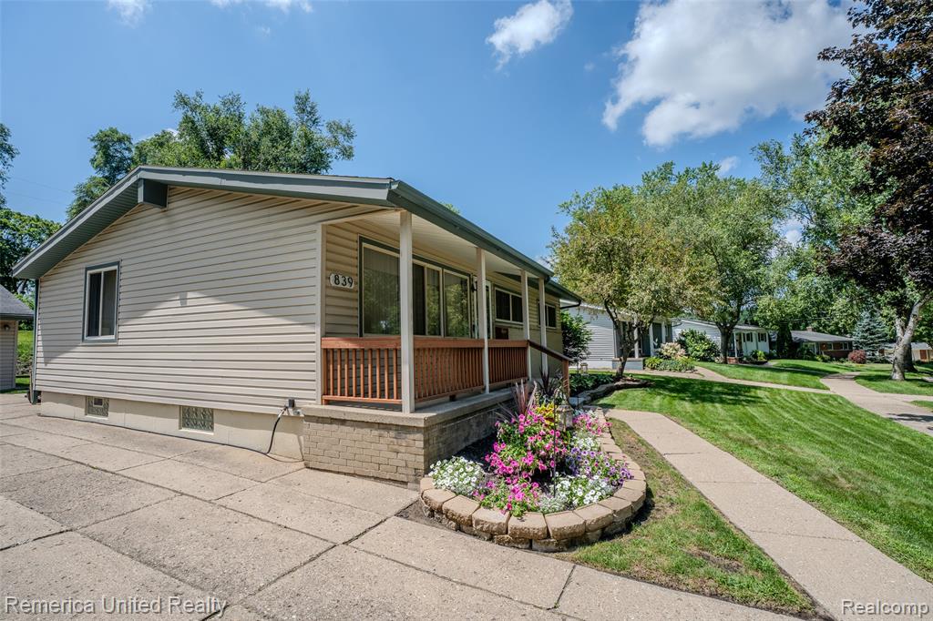 839 Sweetbriar, Milford, MI 48381 — Photo 4