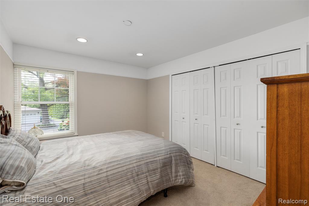 1045 Clara Street, Commerce Twp, MI 48390 — Photo 20