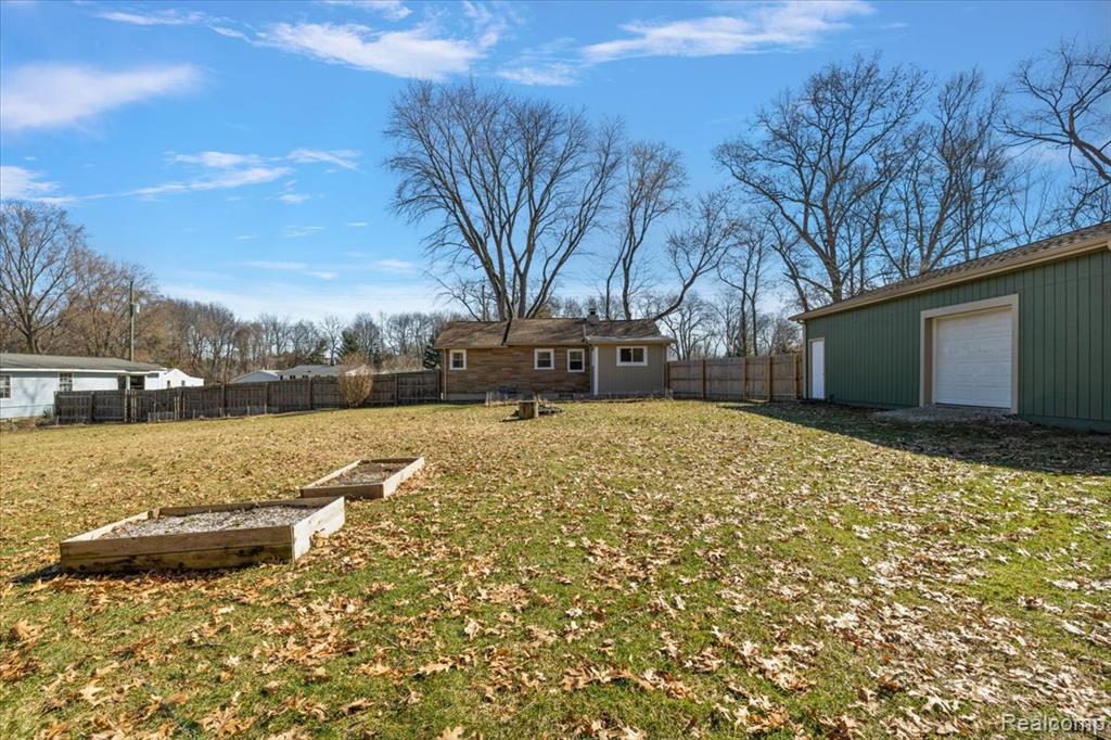 5275 Lake Grove Drive, White Lake, MI 48383 — Photo 49