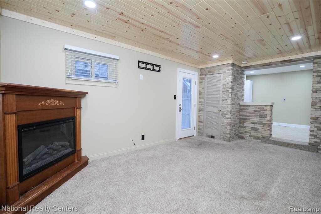 47337 Winthrop Street, Shelby Twp, MI 48317 — Photo 10