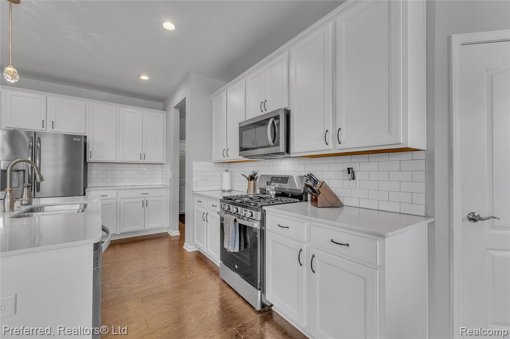 49720 Shoreline Drive, Canton, MI 48187 — Photo 29