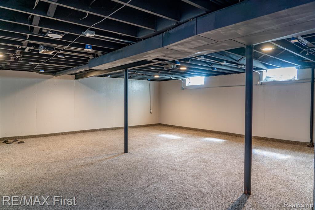7257 State Park, Center Line, MI 48015 — Photo 27