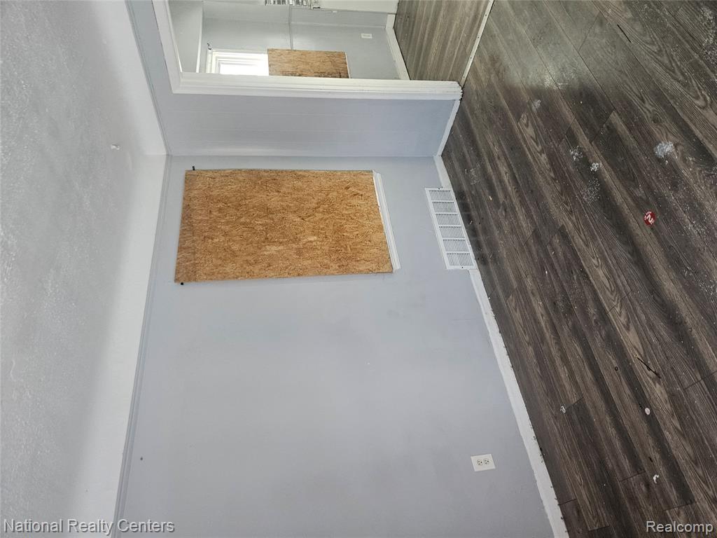 8271 Rosemont Avenue, Detroit, MI 48228 — Photo 4