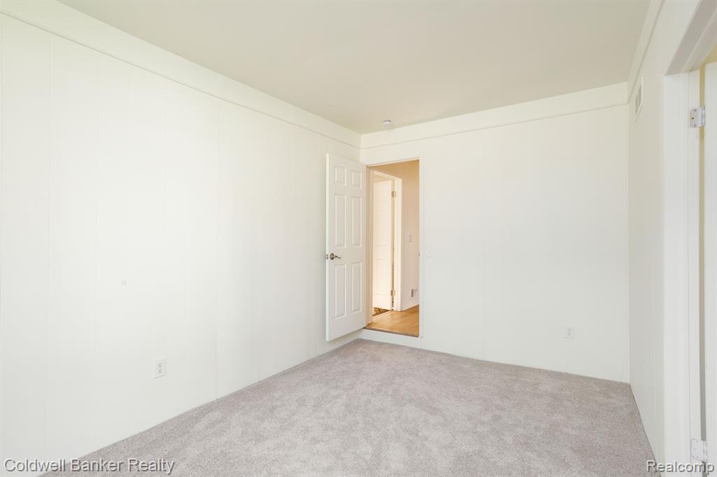 46038 SPINNING WHEEL Drive, Canton, MI 48187 — Photo 19