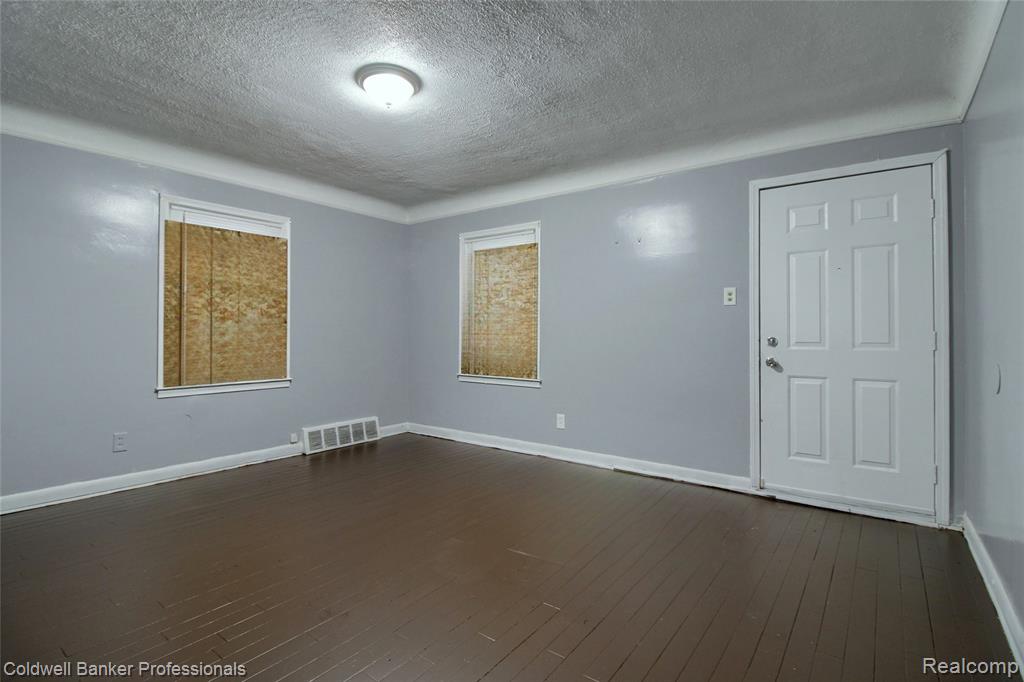 12897 Riad Street, Detroit, MI 48224 — Photo 5