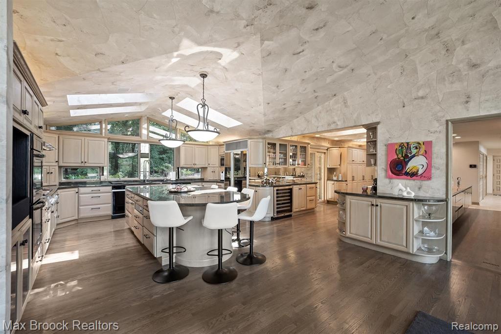 3333 W Shore Drive, Orchard Lake Village, MI 48324 — Photo 17