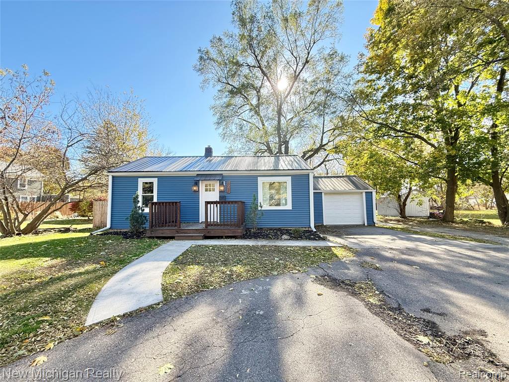 823 W Silver Lake Road, Fenton, MI 48430 — Photo 22