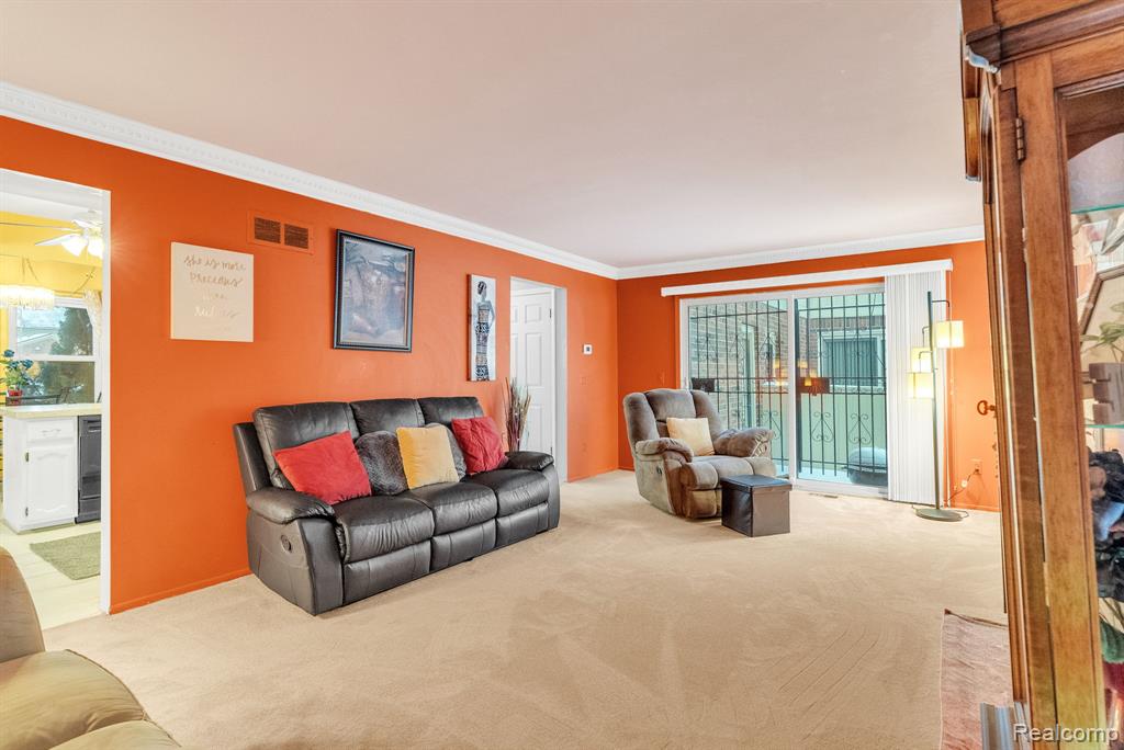 3170 Woods Circle, Detroit, MI 48207 — Photo 9