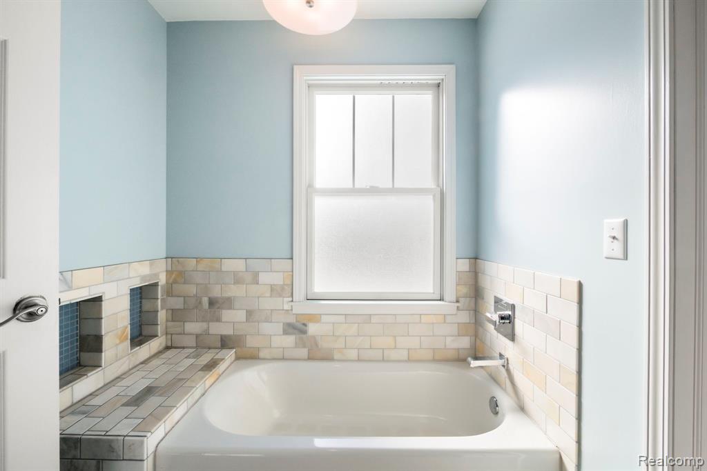 551 Auburn, Plymouth, MI 48170 — Photo 28