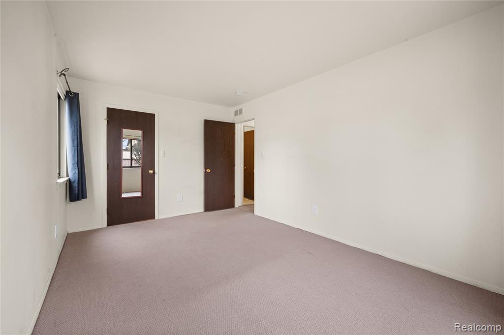 7538 Manor Circle, 102, Westland, MI — Photo 19