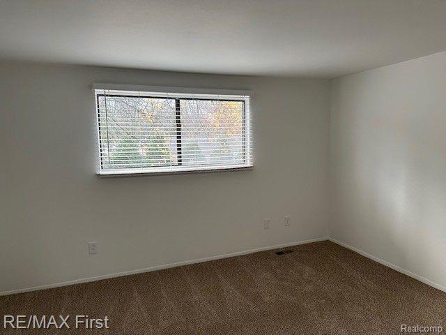 8524 HICKORY Drive, Sterling Heights, MI 48312 — Photo 10