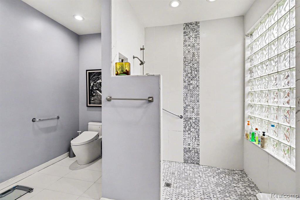 6426 Country Shire Lane, West Bloomfield, MI 48323 — Photo 38