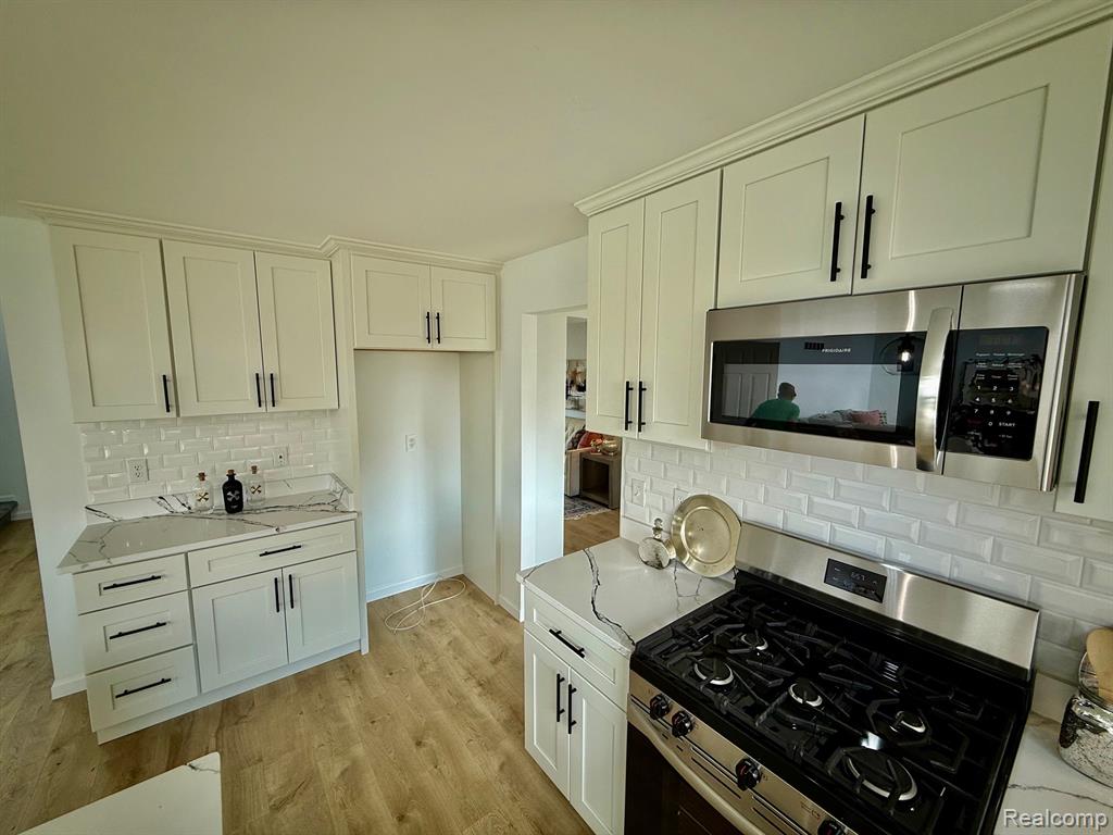 6440 Sadie Lane, Belleville, MI 48111 — Photo 17