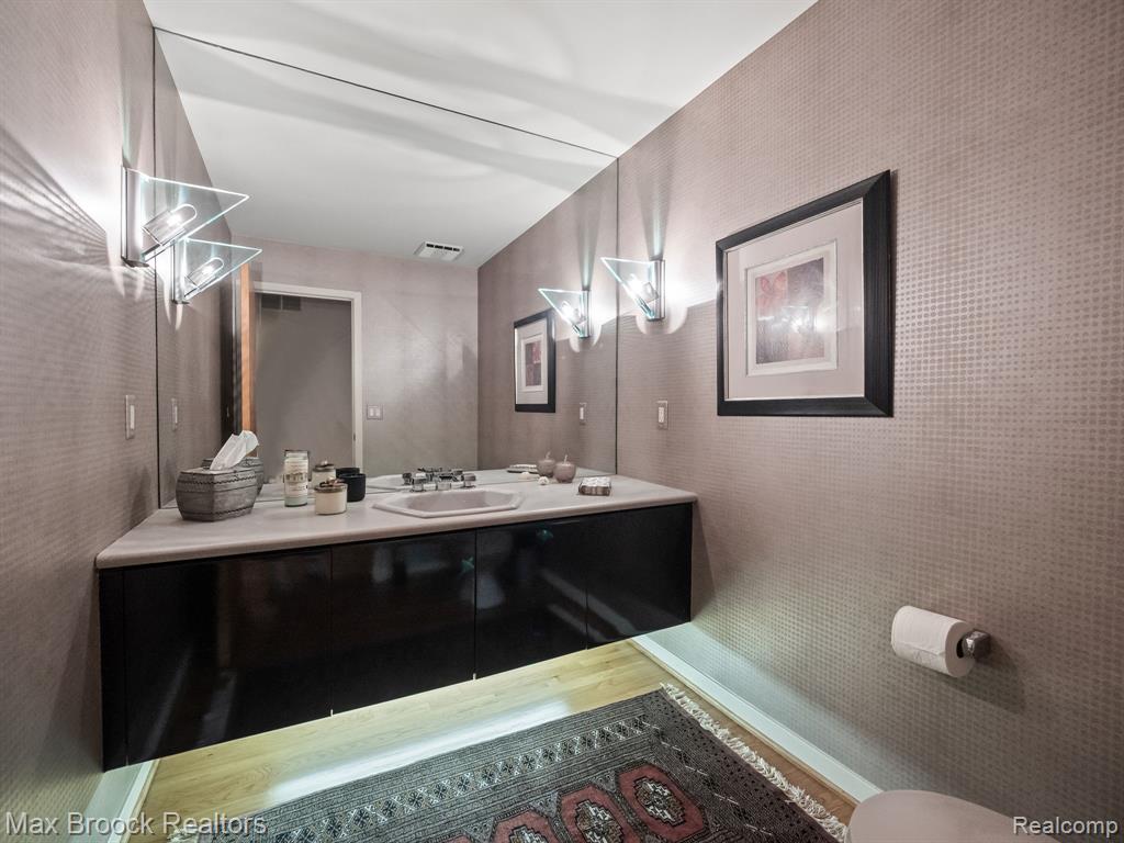 6224 Bromley Court, West Bloomfield, MI — Photo 24