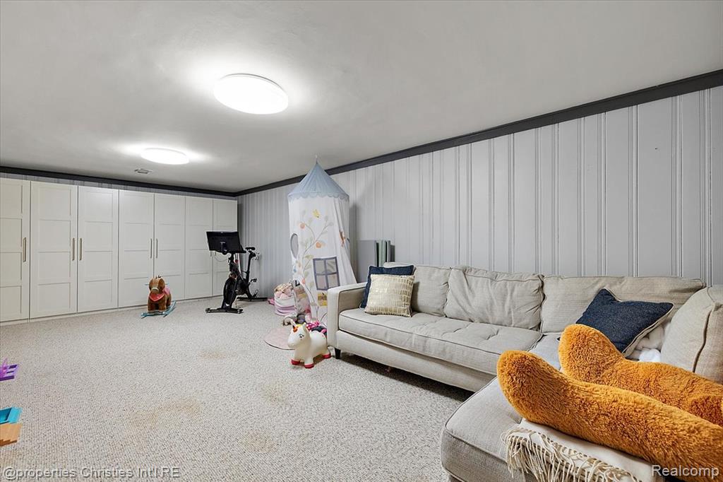 2579 Amberly Road, Bloomfield, MI 48301 — Photo 47