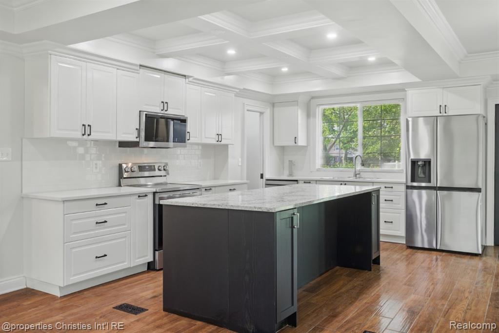 18051 Locherbie Avenue, Beverly Hills, MI 48025 — Photo 6