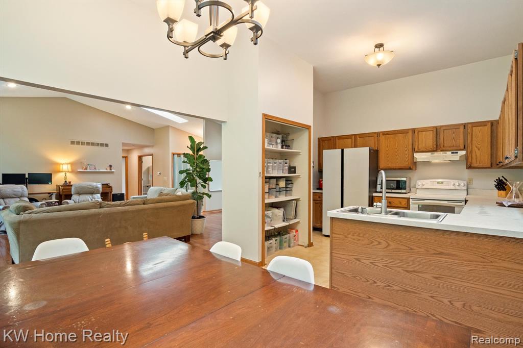 4143 EMERALD PINES Drive, Commerce Twp, MI 48390 — Photo 17