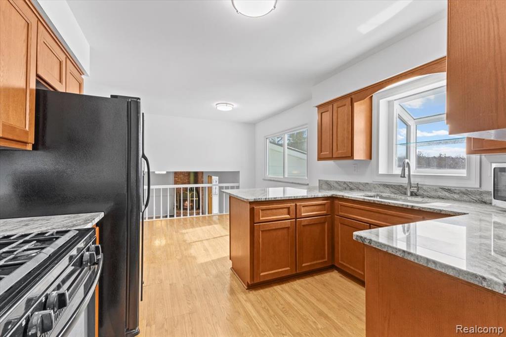 566 Eastridge Drive, Ortonville, MI 48462 — Photo 5