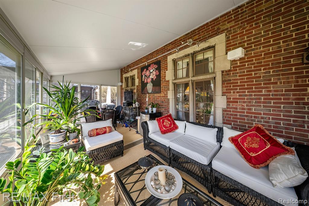 725 W BOSTON Boulevard, Detroit, MI 48202 — Photo 21