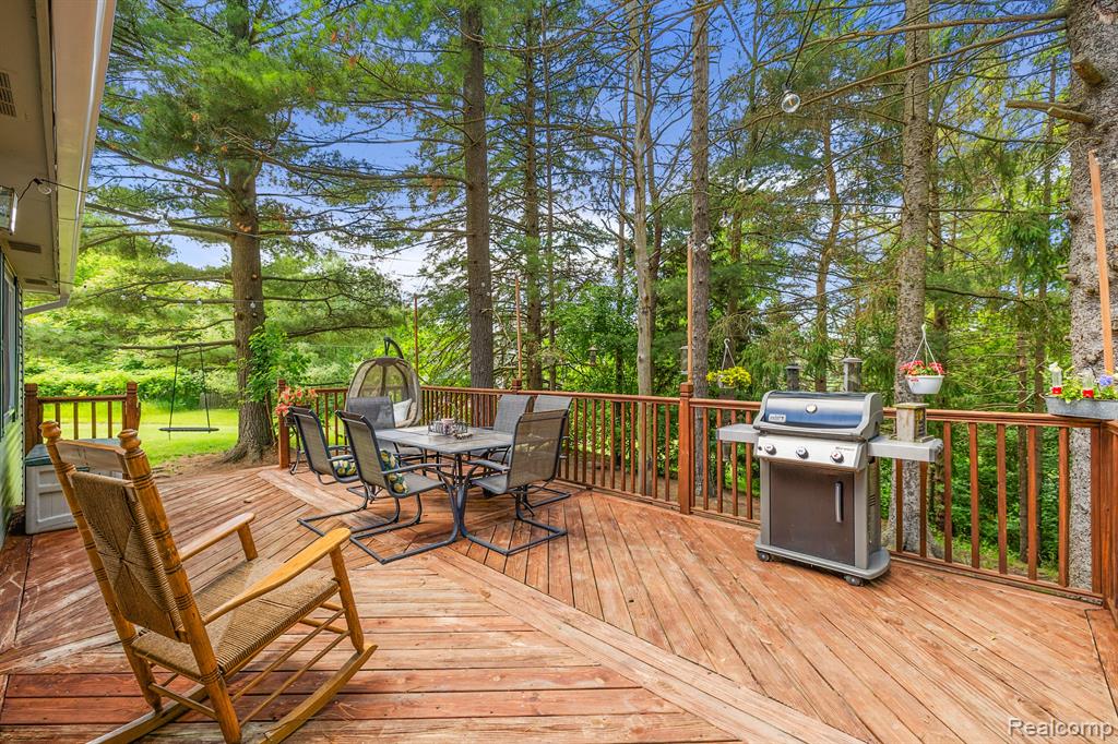 8110 W CIRCLE Drive, Clarkston, MI 48348 — Photo 38