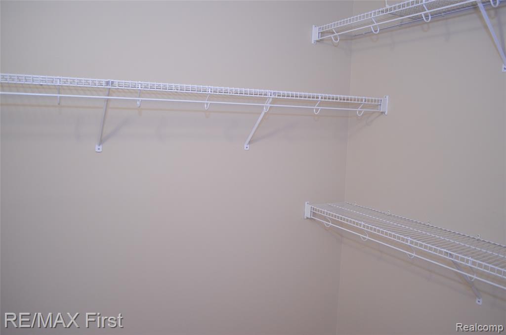 4287 Berkshire Drive, Sterling Heights, MI 48314 — Photo 18