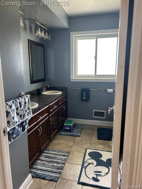 5134 Saint Richard Drive, Utica, MI 48316 — Photo 10