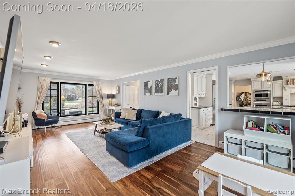 7359 Coach Lane, West Bloomfield, MI — Photo 28