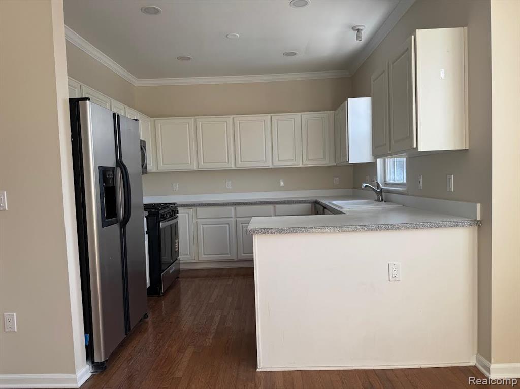 4790 MADDIE Lane, Dearborn, MI 48126 — Photo 8
