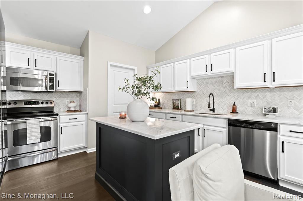 45906 Dutton Drive, Macomb, MI 48044 — Photo 11