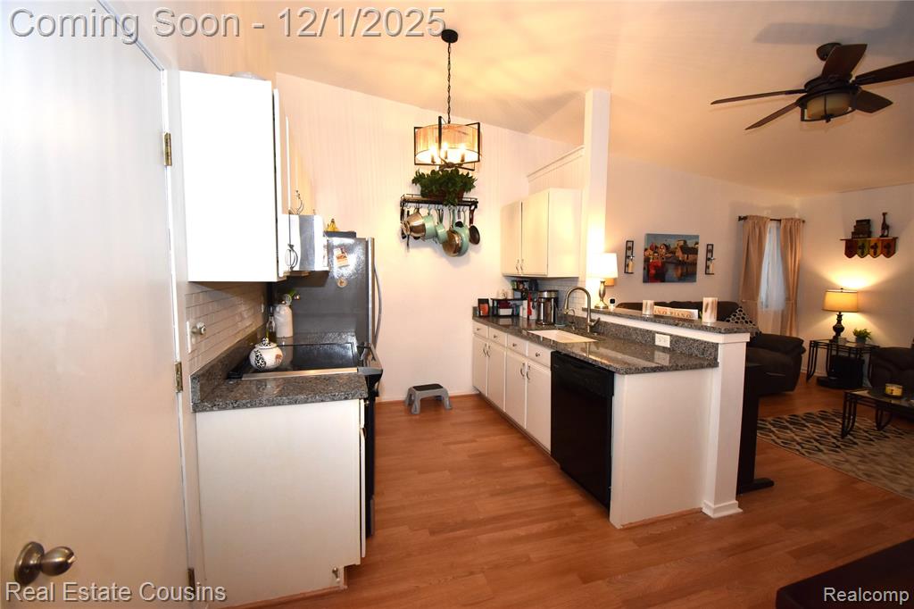 9562 Woodside Circle, Grand Blanc, MI 48439 — Photo 5