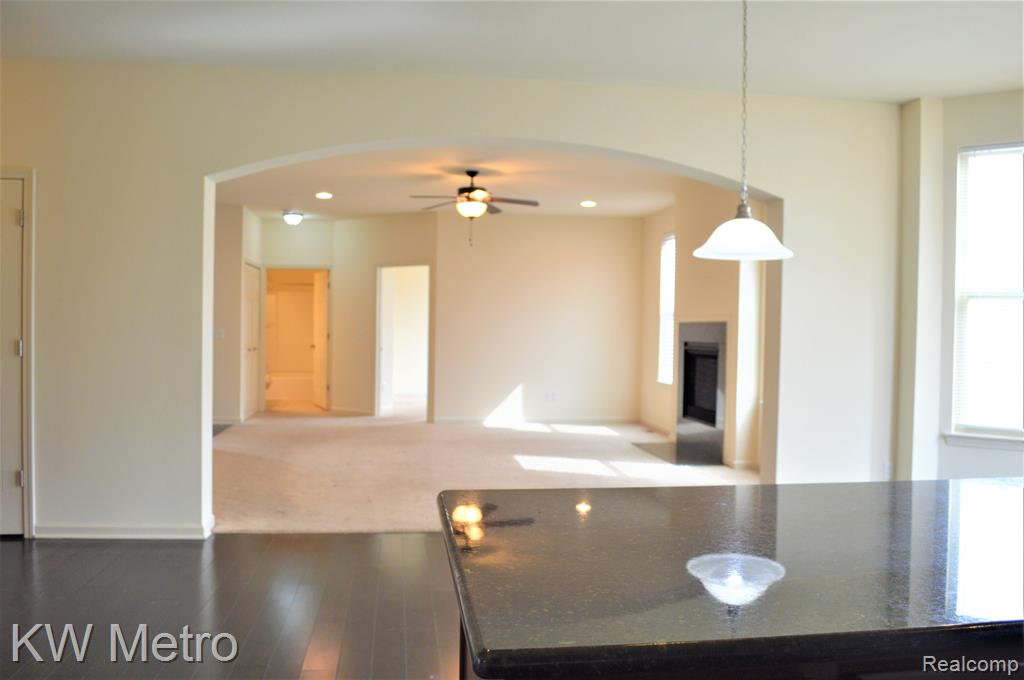4313 SILVERLEAF Drive, Ypsilanti, MI 48197 — Photo 12