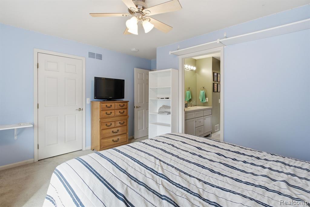 1275 Hendrie, Canton, MI 48187 — Photo 48
