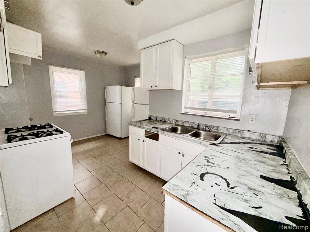 19620 Sunset Street - Photo 4