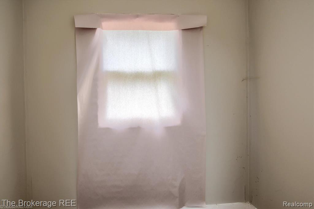 808 N Chevrolet Avenue, Flint, MI 48504 — Photo 16