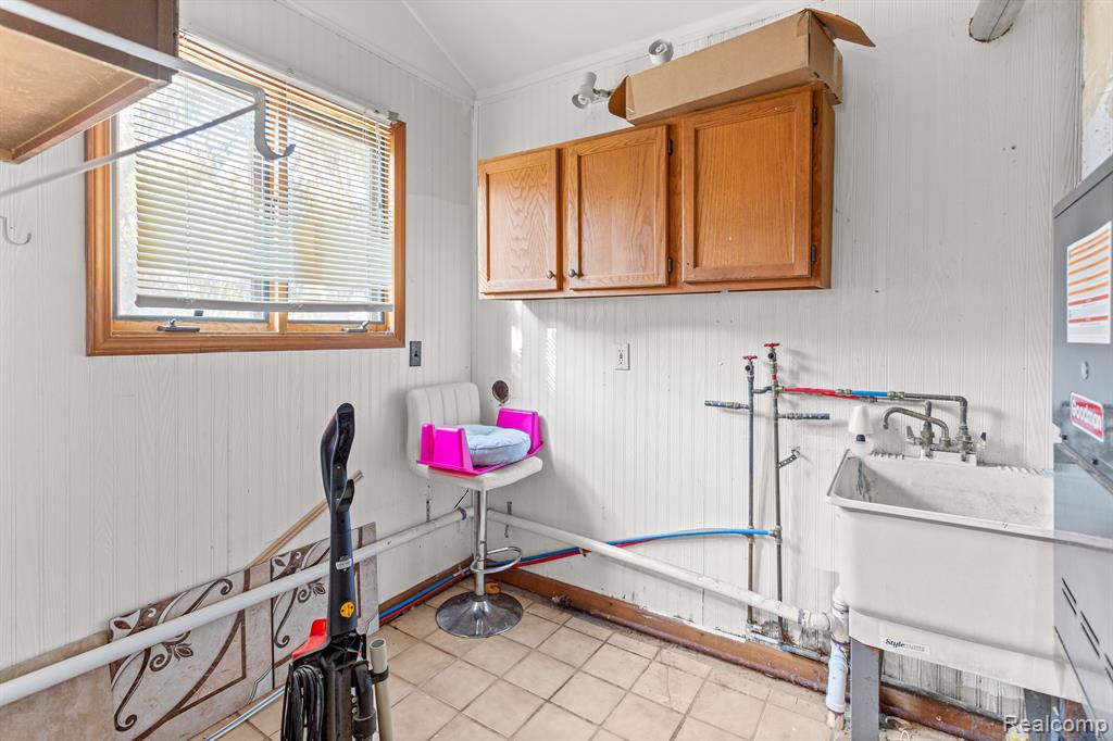 4500 Katherine Street, Dearborn Heights, MI 48125 — Photo 19
