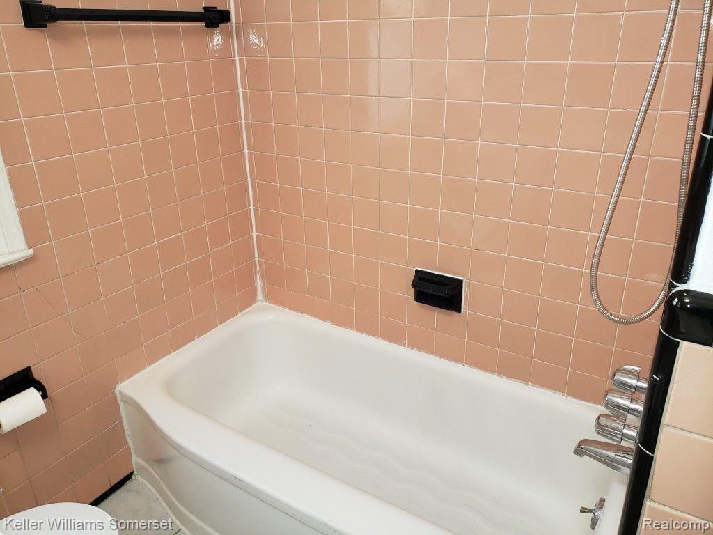 622 E 12 MILE Road, Royal Oak, MI 48073 — Photo 20
