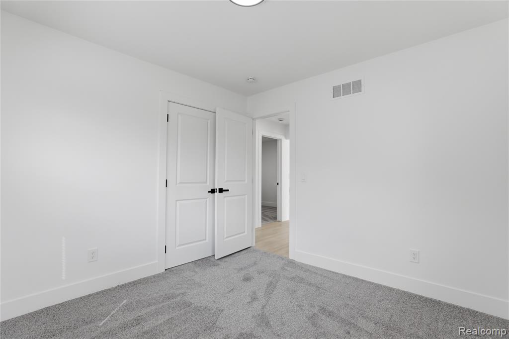 23509 Parklawn Street, Oak Park, MI 48237 — Photo 17