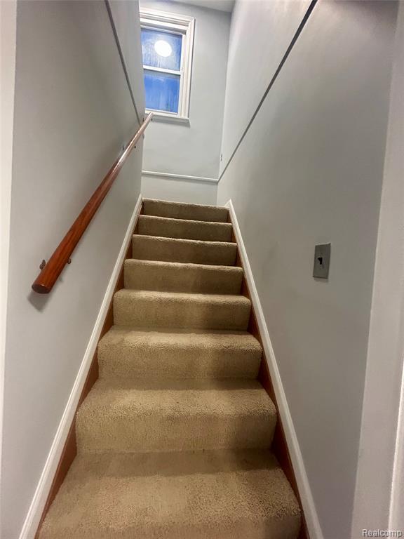 6881 N Vernon Street, Dearborn Heights, MI 48127 — Photo 12
