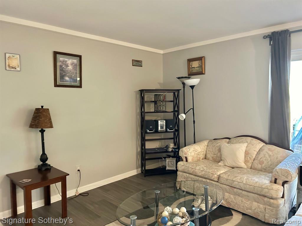 1824 COLONIAL VILLAGE Way, 4, Waterford, MI 48328 — Photo 3