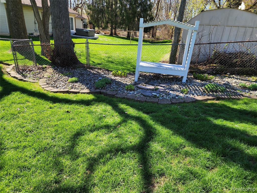 635 Sherry Drive, Lake Orion, MI 48362 — Photo 42