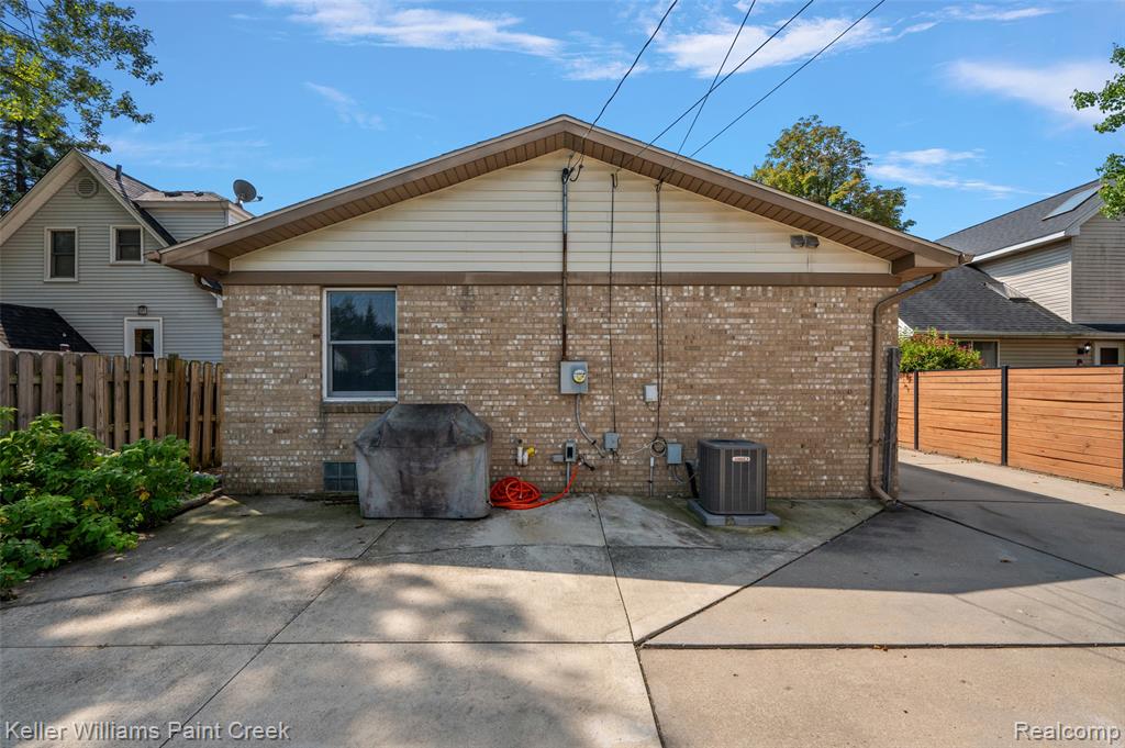 436 Orchard Street, Wyandotte, MI 48192 — Photo 39