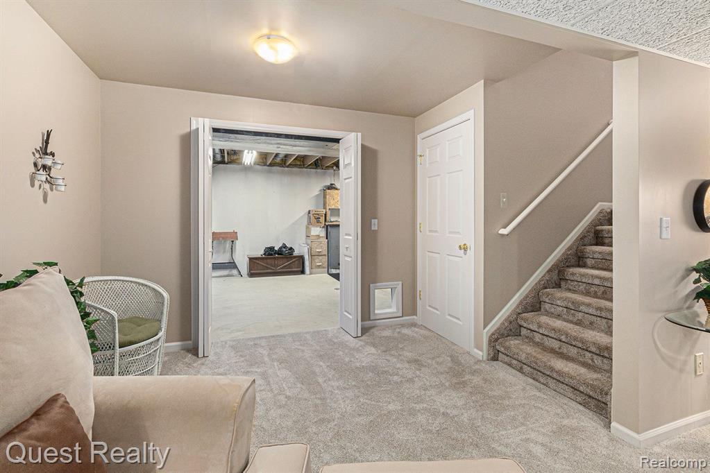 7897 MEADOW Drive, Waterford, MI 48329 — Photo 30