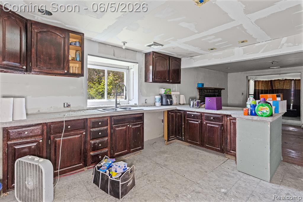 6343 Humphrey Avenue, Flushing, MI 48433 — Photo 7